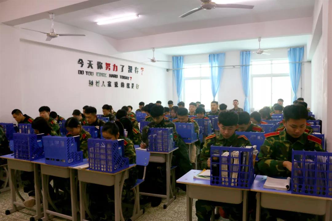 大连军事化管理学校、大连职业技术学校、大连技工学校