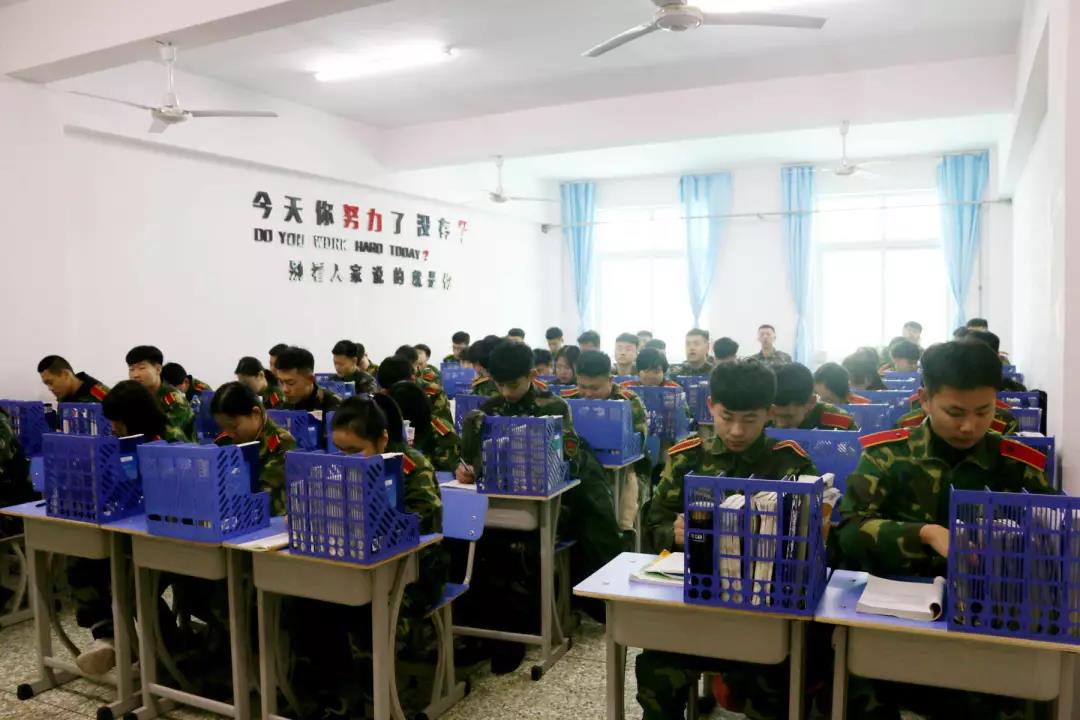 大连军事化管理学校、大连职业技术学校、大连技工学校