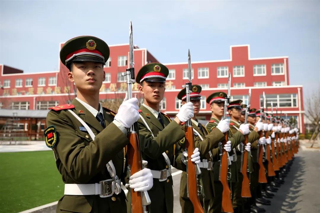 军事化管理院校